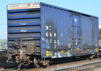 Car/wagon DWC409694 right side / coté droit